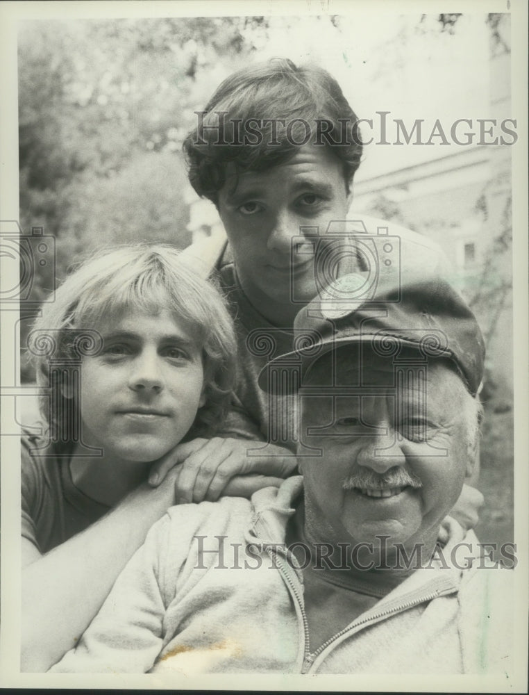 1981 Press Photo Mickey Rooney, Dana Carvey, Nathan Lane in &quot;One of the Boys&quot;.- Historic Images