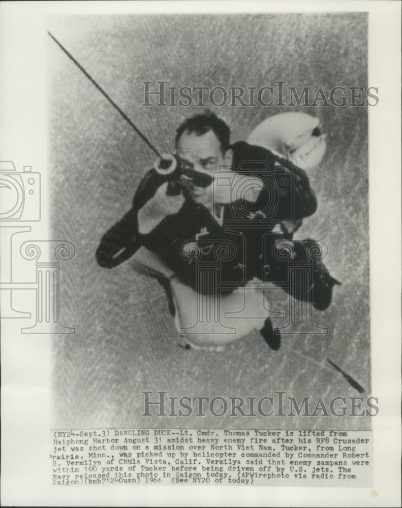 1966 Press Photo Lieutenant Commander Thomas Tucker rescued from Haiphong harbor- Historic Images