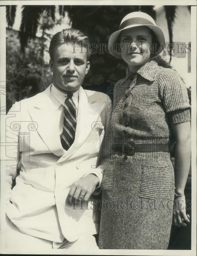 1933 Press Photo Elliott Roosevelt and his bride, the former Ruth Googins.- Historic Images