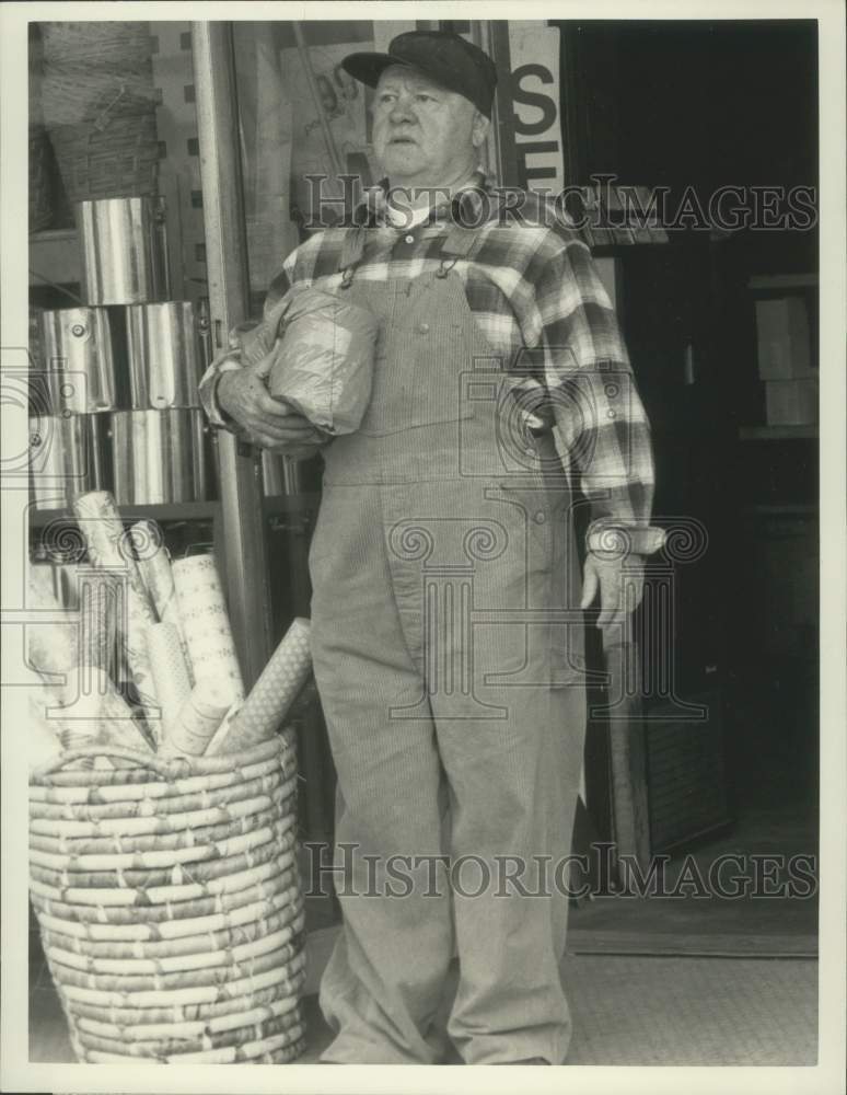 1984 Press Photo Mickey Rooney as Bill Sackter in &quot;Bill: On His Own&quot; - mjx50377 - Historic Images