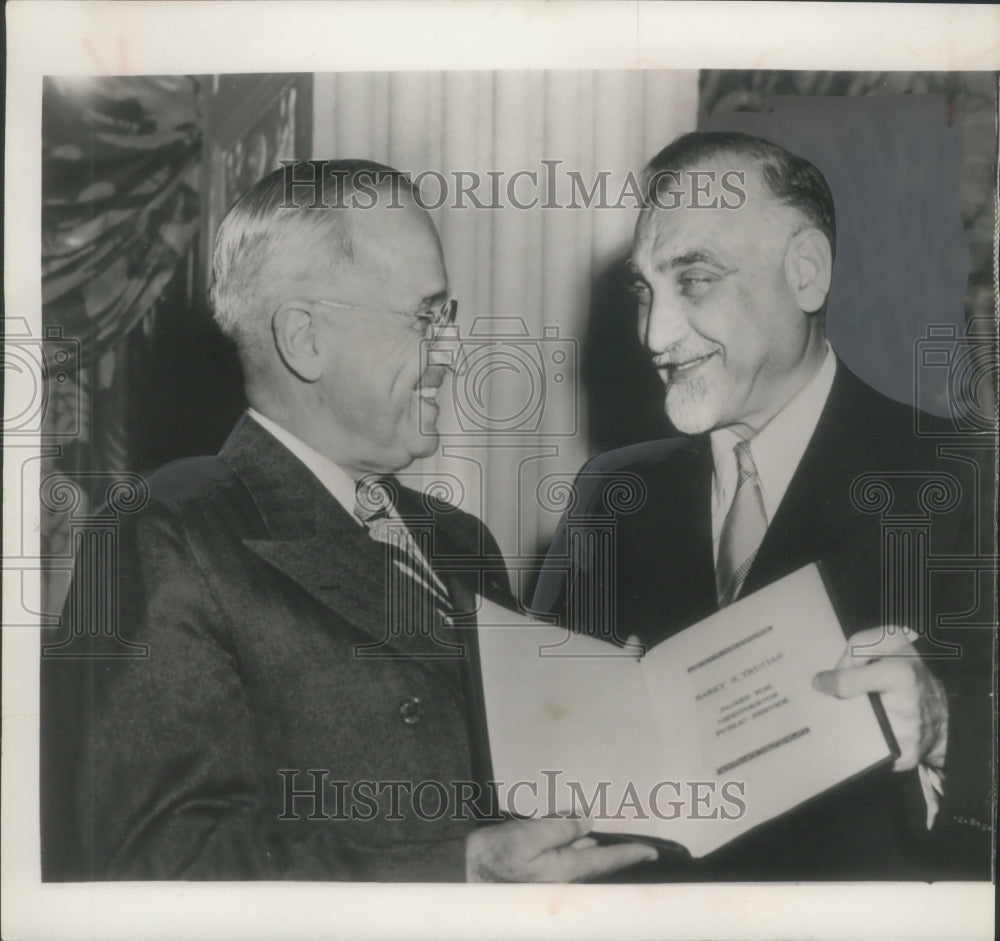 1958 Press Photo President Truman receives award from Jacob Potofsky, St. Louis- Historic Images