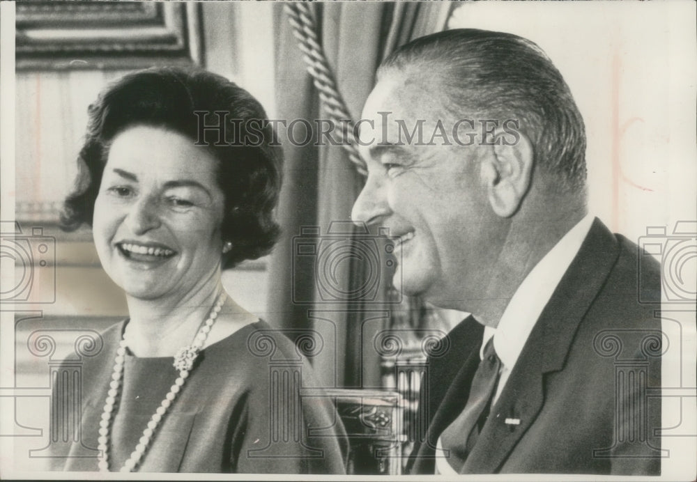 1964 Press Photo President and Mrs. Johnson Pose for 30th Anniversary Photo- Historic Images