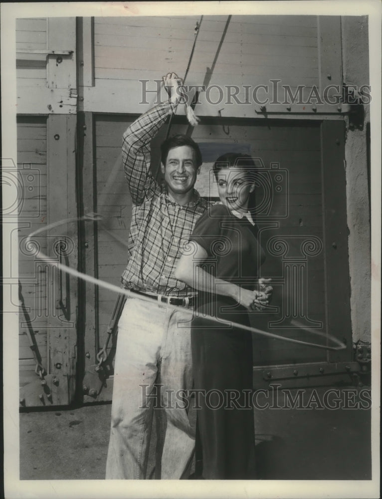 1952 Press Photo Will Rogers Jr. with Marguerite Chapman in his second film - Historic Images