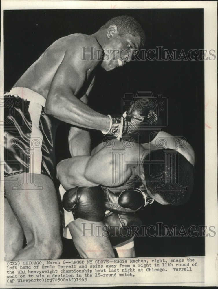 1965 Eddie Machen and Ernie Terrell WBA boxing match, Chicago - Historic Images