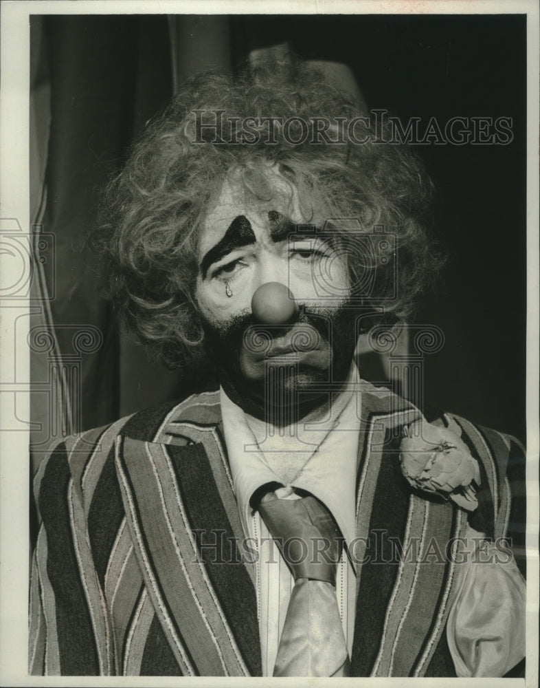 1966 Press Photo Ed Platt as a Clown on NBC-TV&#39;s Get Smart! - mjx52621- Historic Images