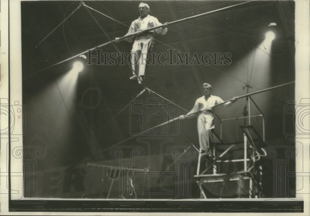 1962 Press Photo Herman Wallenda &amp; son Gunther of the Wallenda Aerial Troupe-Historic Images