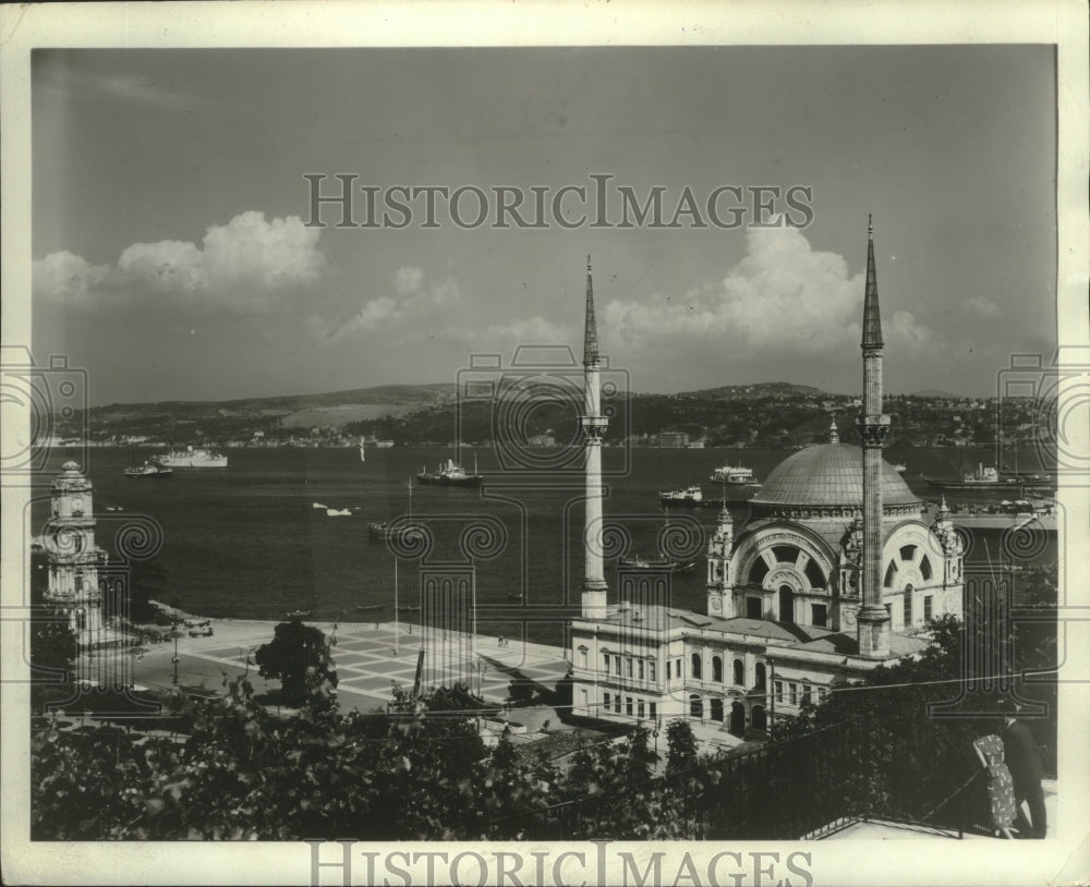 1957 Press Photo Harbor of Istanbul, Turkey looking over Golden Horn.- Historic Images