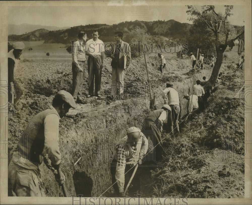 1965 Turkish people using the United States CCC idea for projects. - Historic Images