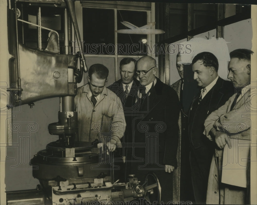 1930 Press Photo Open house at the Milwaukee Trade and Technical High School- Historic Images