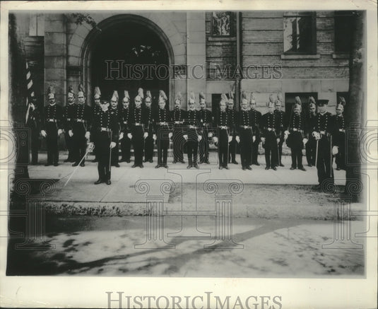 1970 Press Photo Knights of George posed at St. Joseph's School in Milwaukee - Historic Images