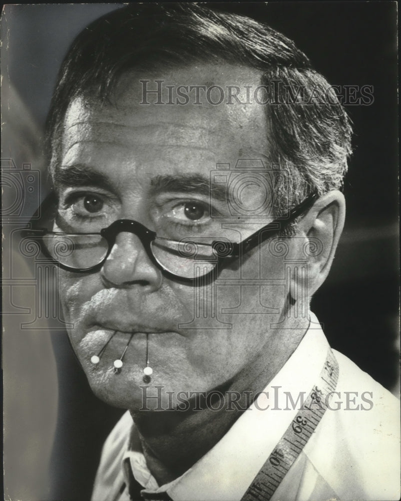 1968 Press Photo Henry Fonda as a father of 10 in &quot;Yours, Mine and Ours.&quot;- Historic Images