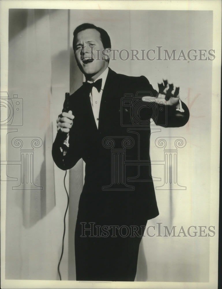 1965 Press Photo Pat Boone guest star-host at &quot;The Hollywood Palace&quot; - Historic Images
