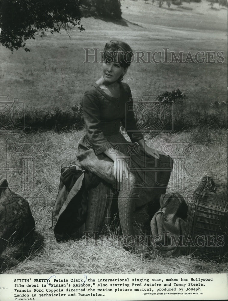 1968 Press Photo International singing star, Petula Clark in &quot;Finian&#39;s Rainbow&quot; - Historic Images