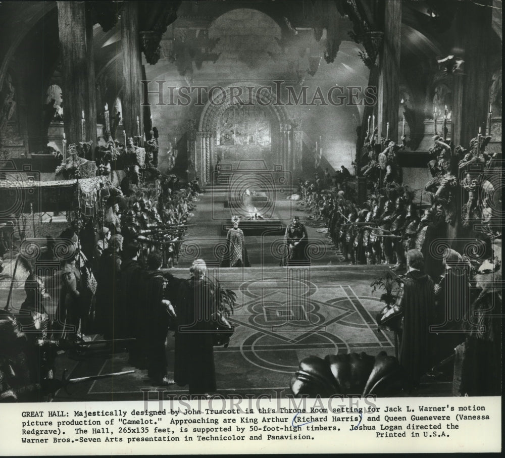 1967 Press Photo Richard Harris on Throne Room set of "Camelot" as King Arthur - Historic Images