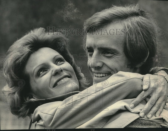 1972 Jean-Claude Killy And Daniele Gaubert In "Snow Job" - Historic Images