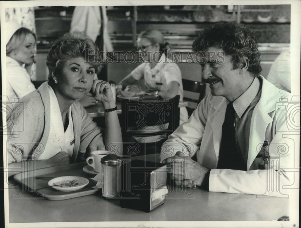 1982 Press Photo Michael Learned &amp; Robert Reed co-star in &quot;Nurse&quot; - mjx61552- Historic Images