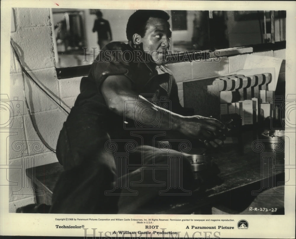1969 Press Photo &quot;The Riot&quot;Â star Jim Brown - mjx61621 - Historic Images