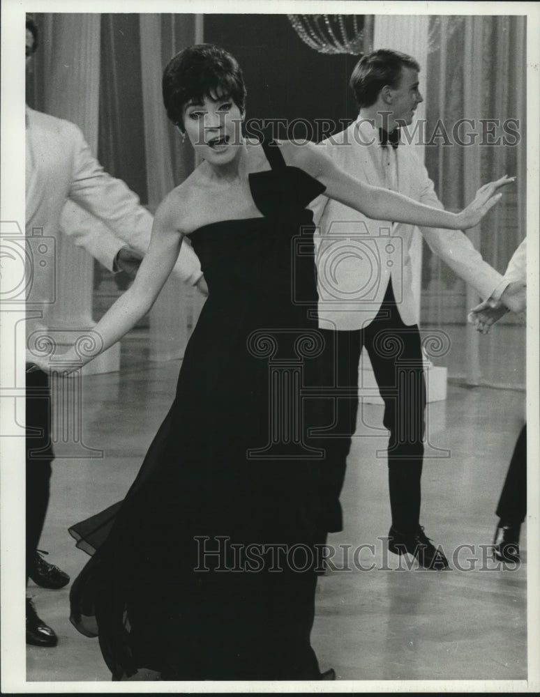 1967 Press Photo Polly Bergen sings and dances in "The Andy Williams Show. - Historic Images