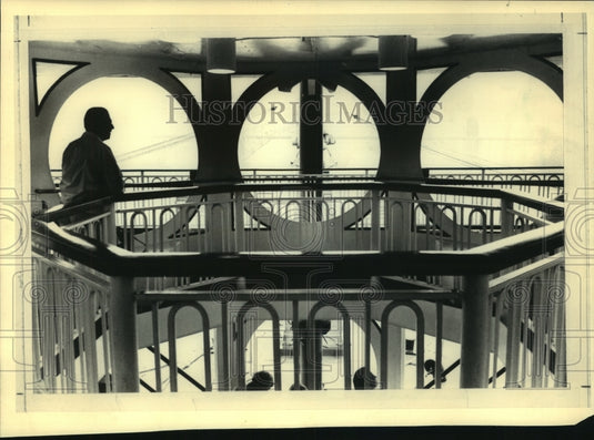 1986 Press Photo Paddlewheelers: Promenade Deck Provides A Full View Of River- Historic Images