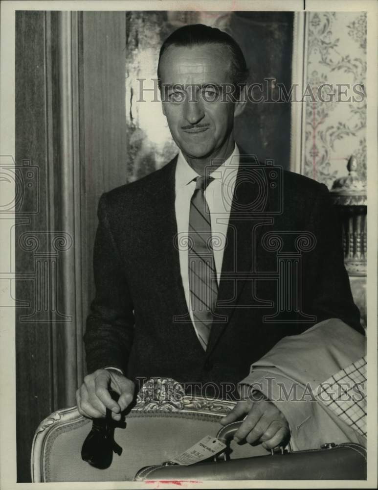 1964 Press Photo David Niven in "The Rogues" - Historic Images