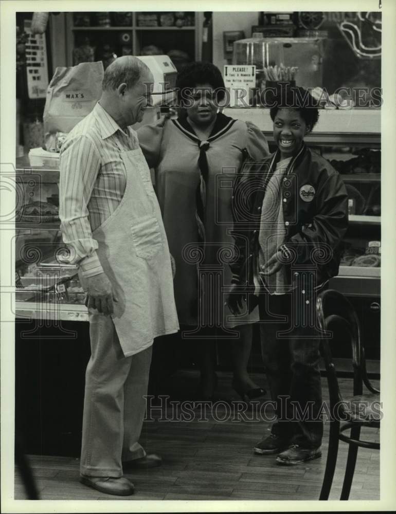 1983 Press Photo Actor Don Rickles &amp; co-stars in NBC&#39;s TV Show &quot;Gimme A Break&quot; - Historic Images