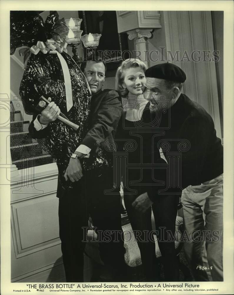 1963 Press Photo Tony Randall, Richard Erdman, Kathie Browne in The Brass Bottle - Historic Images