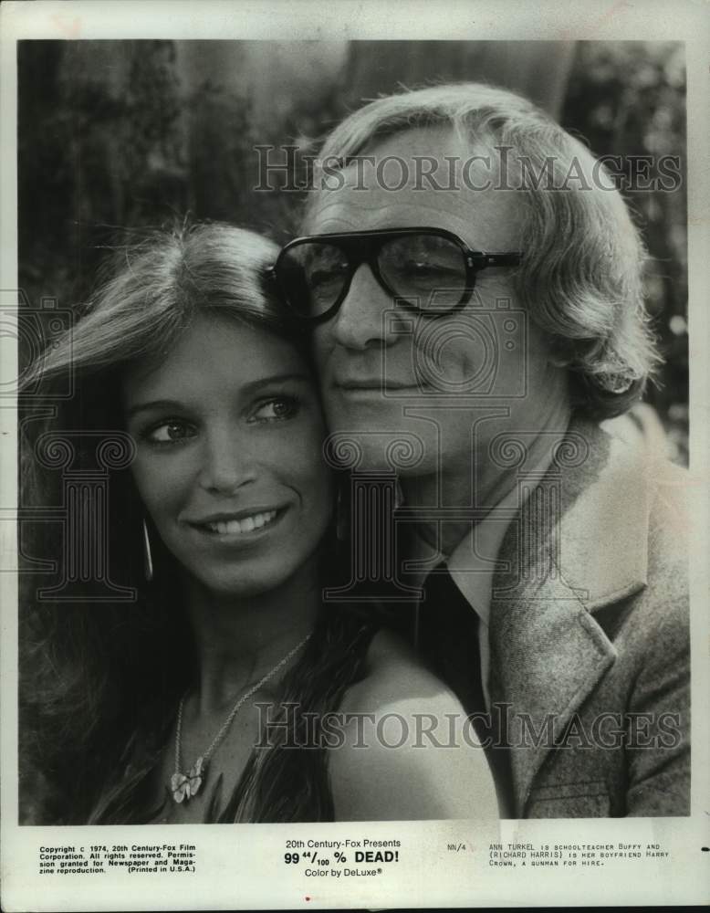 1974 Press Photo Richard Harris &amp; Ann Turkel in &quot;99 and 44/100% Dead&quot; - Historic Images