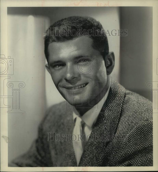 1956 Press Photo Dewey Martin stars in "Ten Minutes to Curfew" on "Climax!" - Historic Images