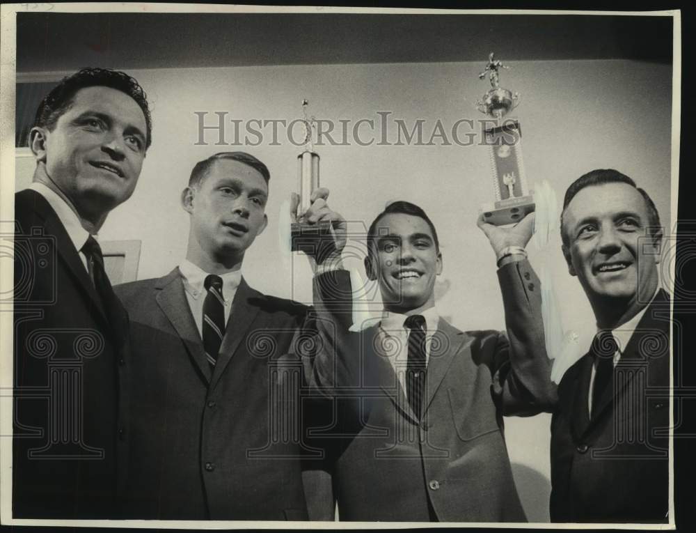 1967 Press Photo Al McGuire & company at Marquette University Basketball dinner - Historic Images