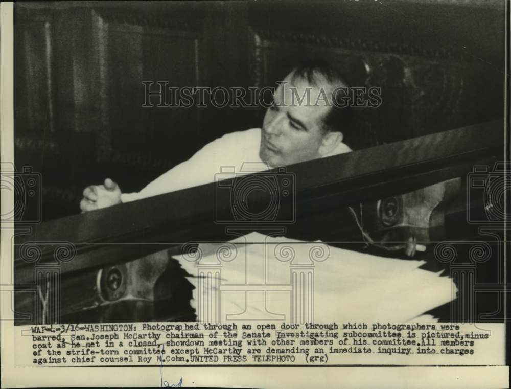 1954 Press Photo Senator Joseph McCarthy meets with his subcommittee - Historic Images