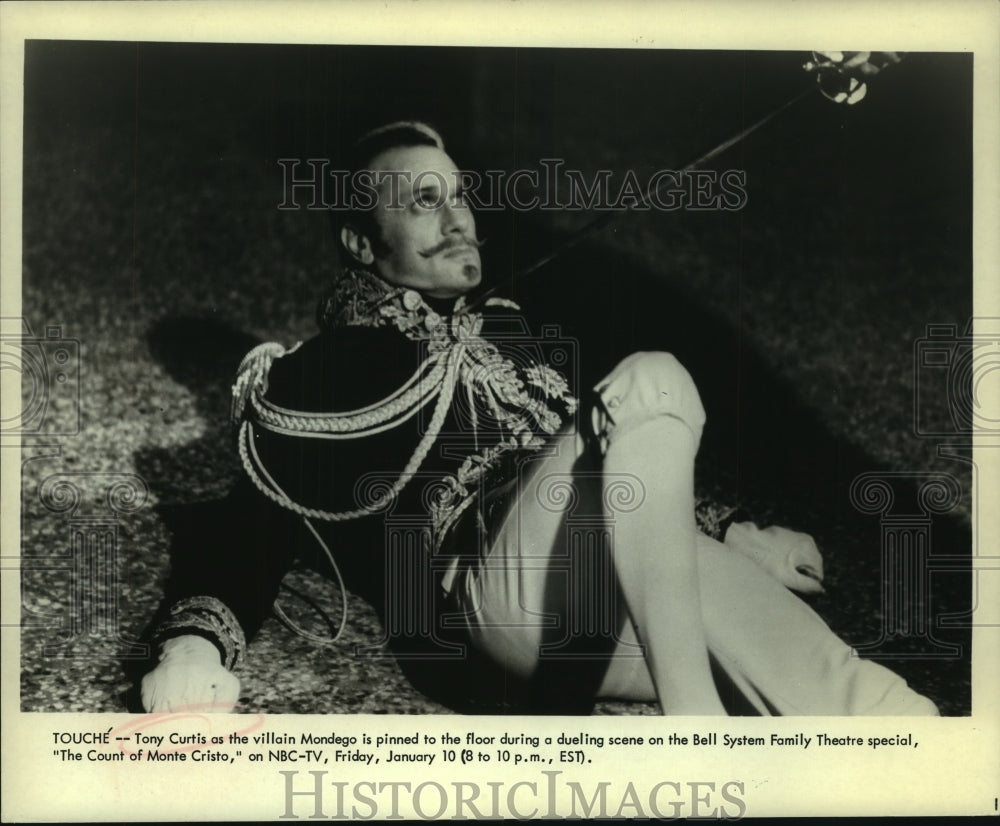 1975 Press Photo Tony Curtis in &quot;The Count of Monte Cristo&quot; - mjx65620- Historic Images