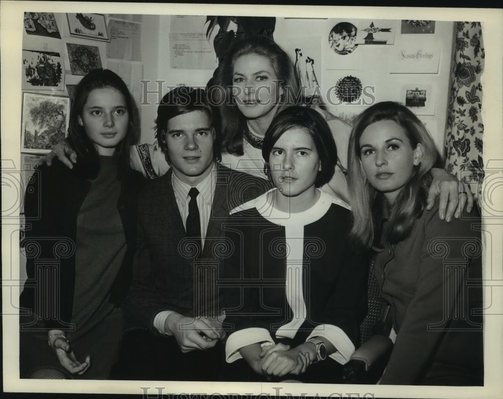 1967 Ingrid Bergman actor, family at Breadhurst Theater, New York. - Historic Images
