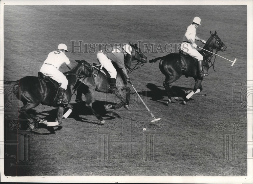 1957 Milwaukee polo team plays St. Louis team at Uihlein field - Historic Images
