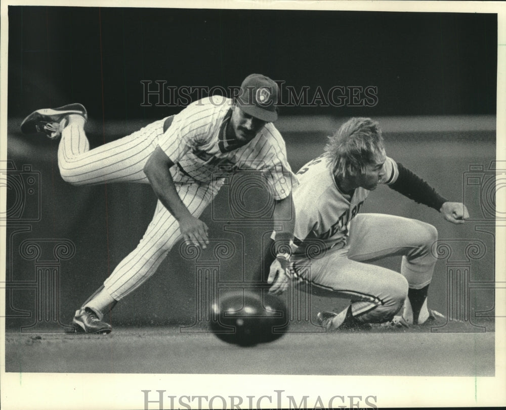 1985 Detroit Tigers Kirk Gibson &amp; Milwaukee Brewers Ed Romero - Historic Images