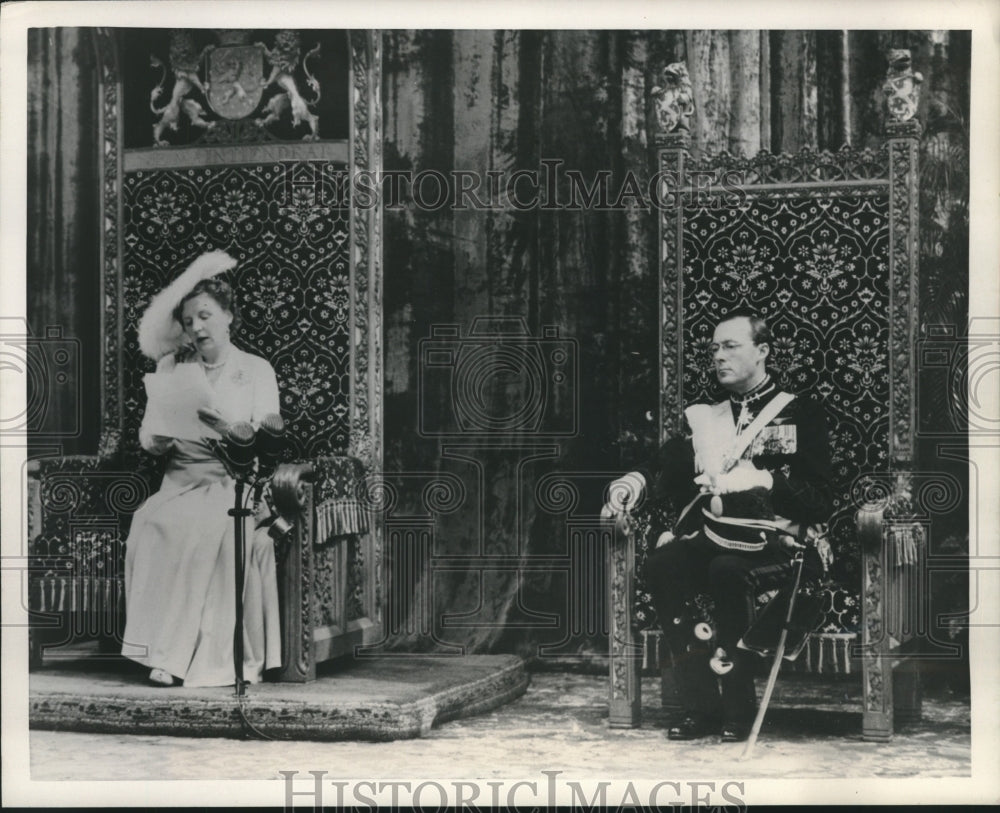 1952 Holland&#39;s Queen Juliana &amp; her husband Prince Bernhard-Historic Images