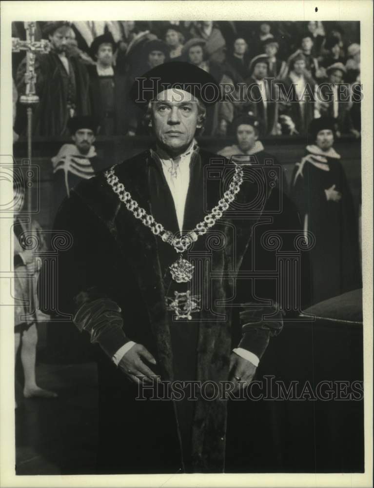 1975 Press Photo Paul Scofield won Oscar for role in &quot;A Man for All Seasons&quot;. - Historic Images