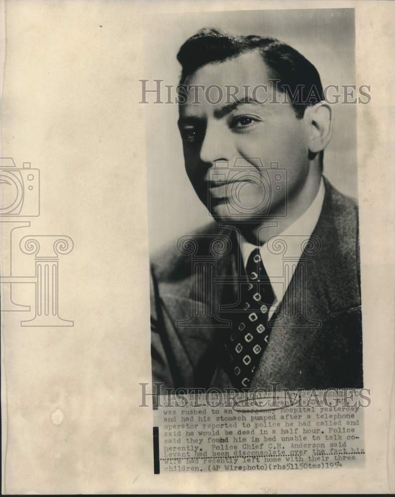 1954 Press Photo Oscar Levant, Beverly Hills, California - mjx70804- Historic Images