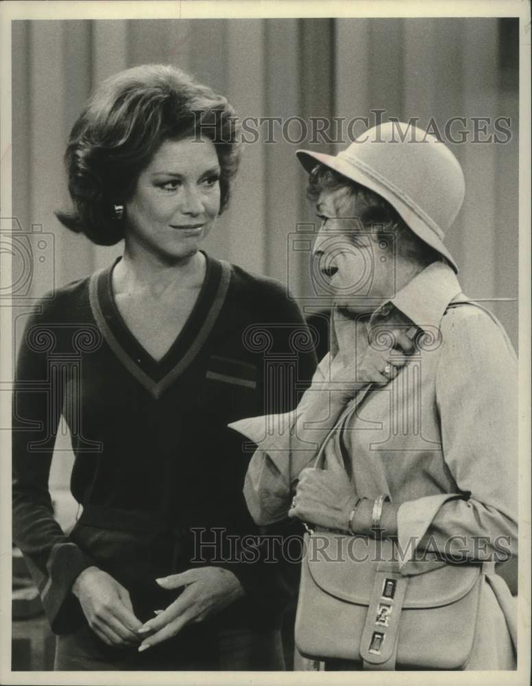 1976 Press Photo Actress Mary Tyler Moore - mjx71343 - Historic Images