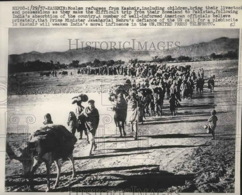 1957 Moslem refugees making their way to safety in Pakistan-Historic Images