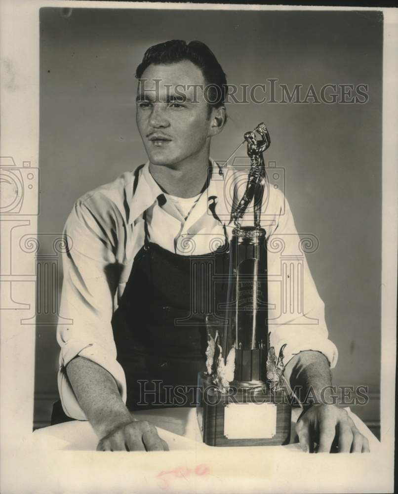1952 Bob Potkonjak &amp; Wisconsin Typographical Conference golf trophy-Historic Images