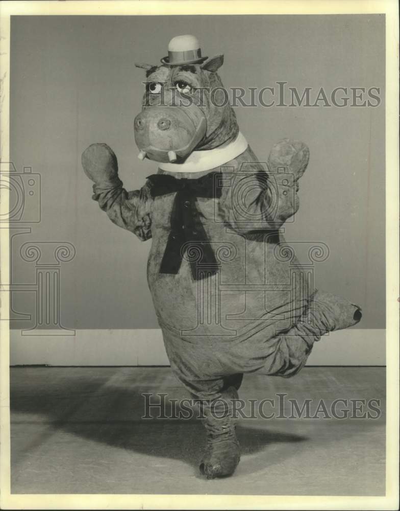1975 Don Yontz is a graceful Hippo for the Holiday on Ice team - Historic Images