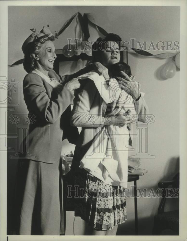 1985 Cloris Leachman And Mare Winningham In &#39;Love Is Never Silent&#39; - Historic Images
