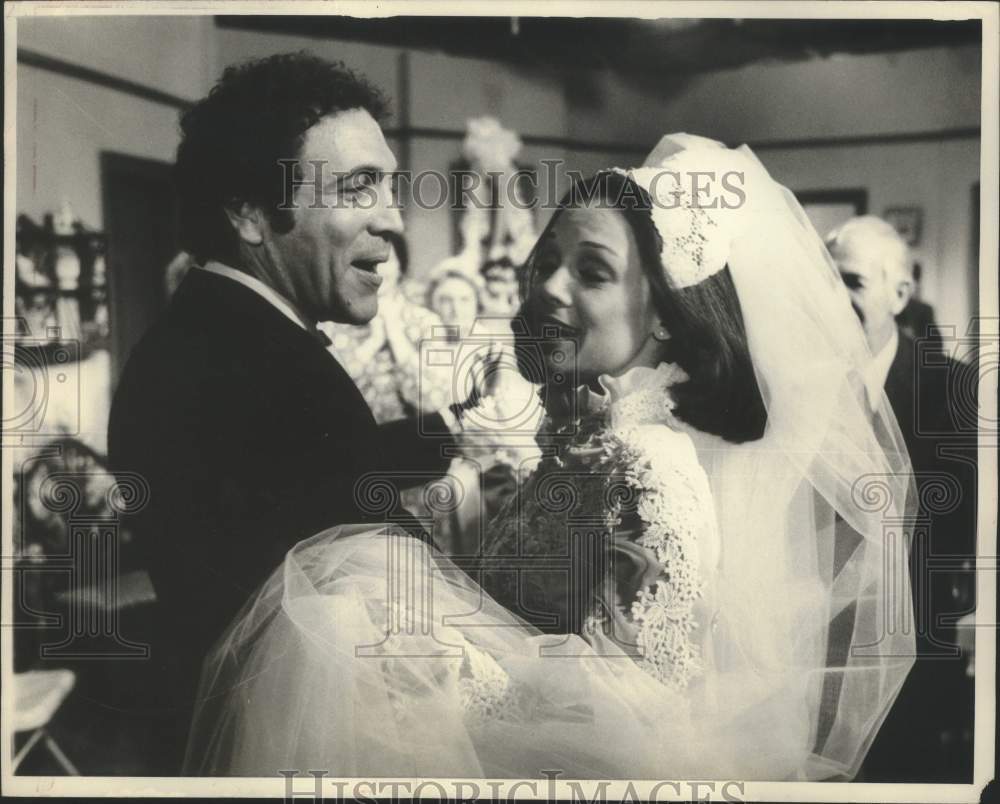1974 Valerie Harper and David Groh in "Rhoda" - Historic Images