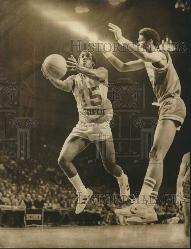 1976 Marquette Guard Butch Lee Does Layup At Milwaukee Classic - Historic Images