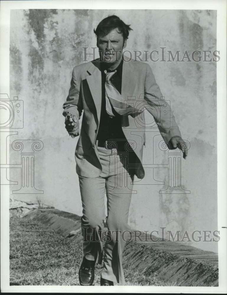 1975 Press Photo Actor Stacy Keach in &quot;Caribe&quot; - mjx77919 - Historic Images