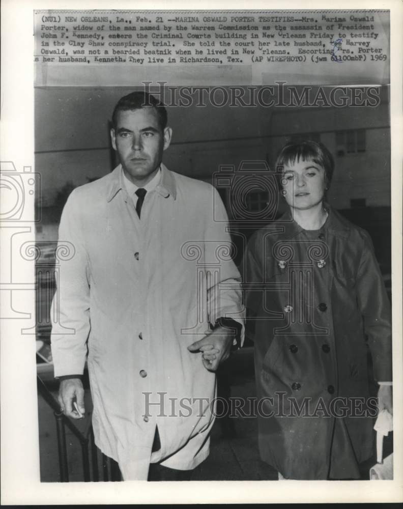 1969 Marina Oswald Porter and husband, Kenneth at court, New Orleans - Historic Images