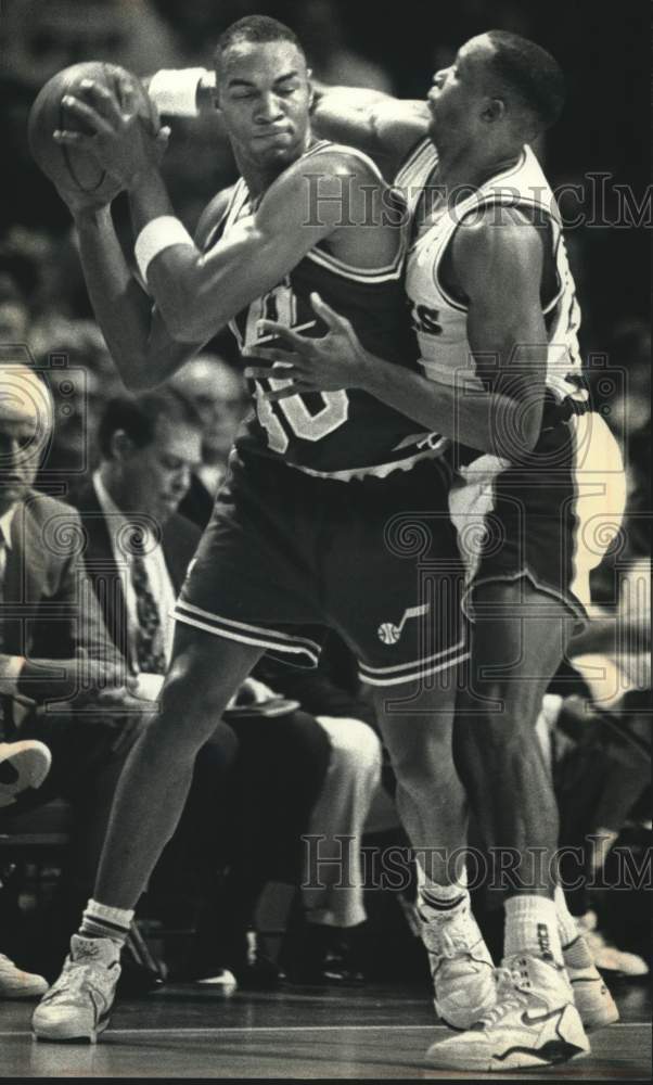 1990 basketball player Alvin Robertson - Historic Images