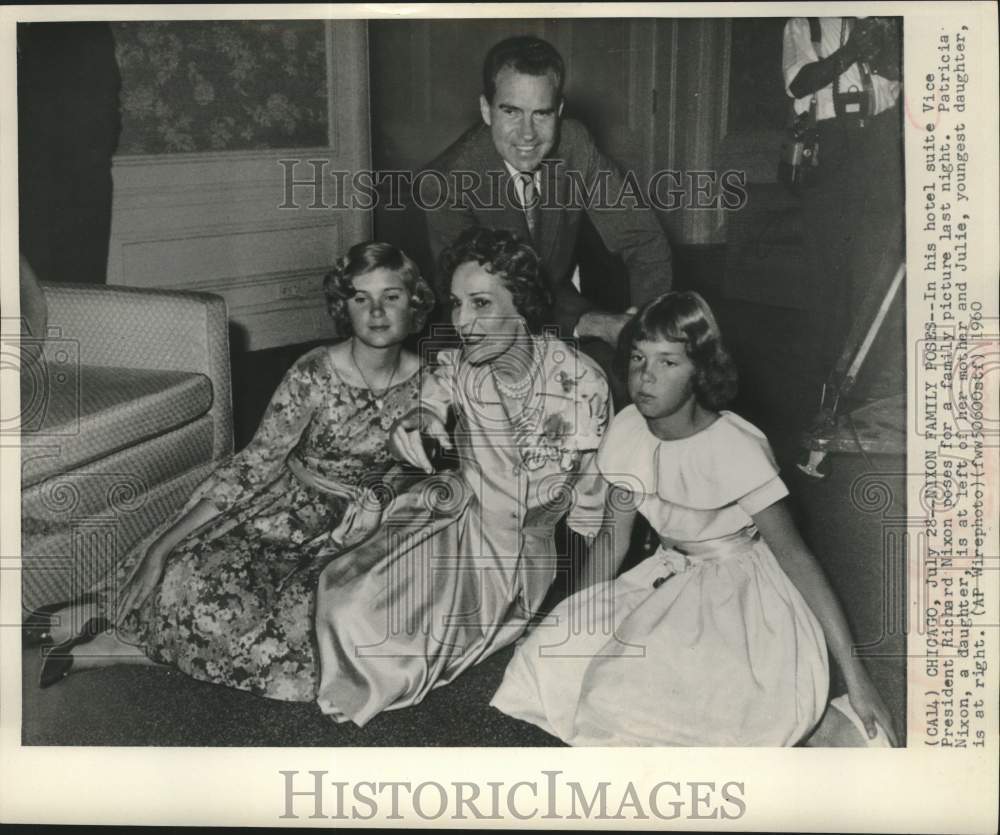 1960 Press Photo Richard Nixon and family pose in their hotel suite, Chicago - Historic Images