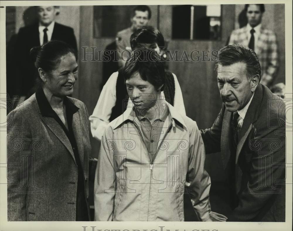1982 Press Photo Jack Klugman stars as Quincy in &quot;Quincy&quot; on NBC - mjx82037 - Historic Images