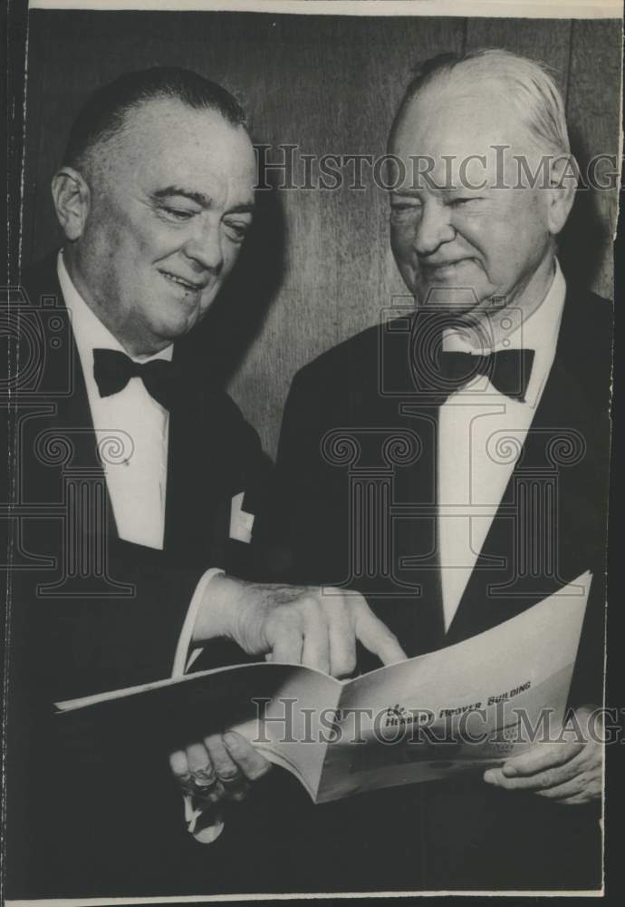 1960 Press Photo FBI Director J. Edgar Hoover with unidentified person - Historic Images